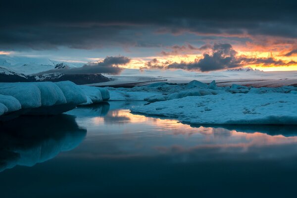 Lac Laguna au coucher du soleil