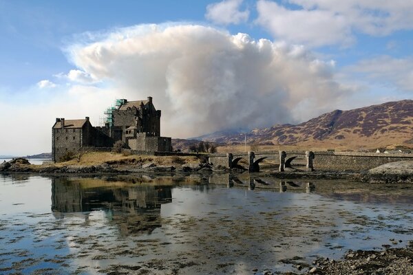 Castillo junto al mar