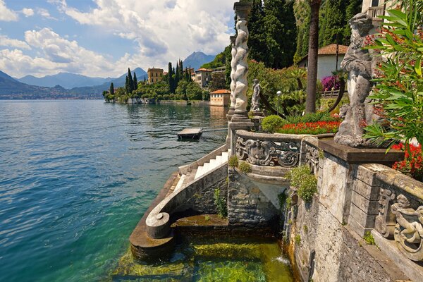 Villa on the lake in Italy